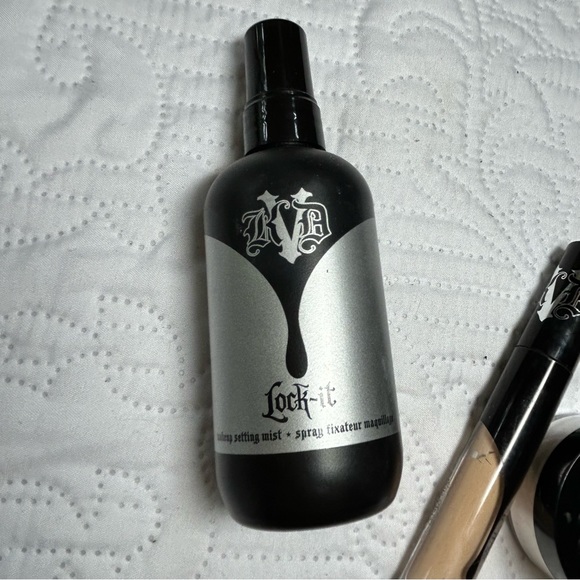 Set of 3 bundle Kat VonD makeup powder lock it concealer, spray & settin… - Picture 15 of 16